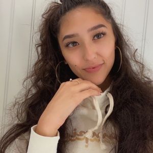 Meet your Posher, Marissa